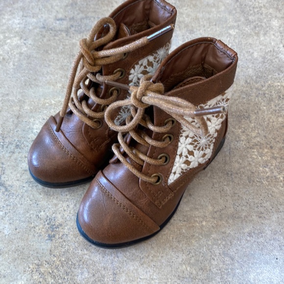Link Shoes Little Girl Link Boots Size 4 Poshmark